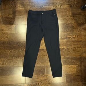 Lululemon Commission Pant Slim

Size: 32W 30L

Color: Classic Navy